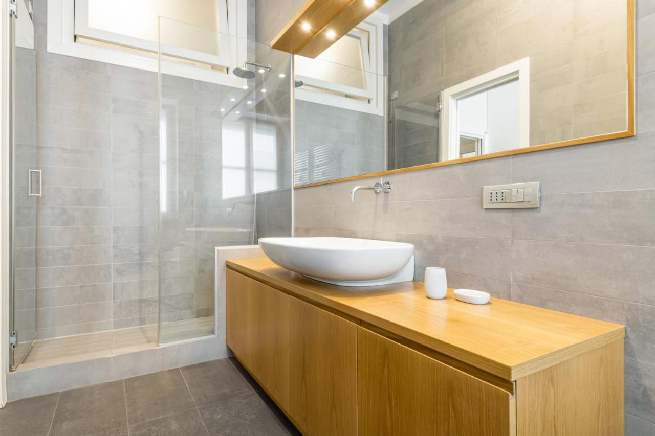 Easylife - Elegante Dimora Due Passi Dal Duomo Milão Exterior foto